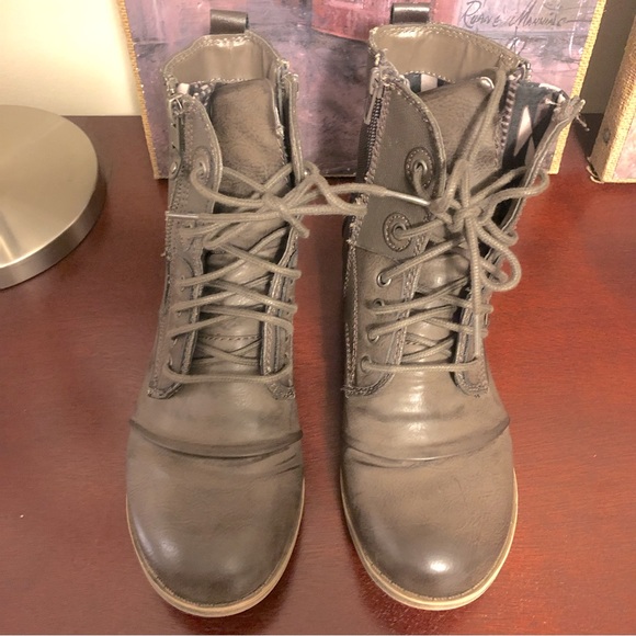 American Rag combat boot size 8. Greyish Purple color. - Picture 6 of 9